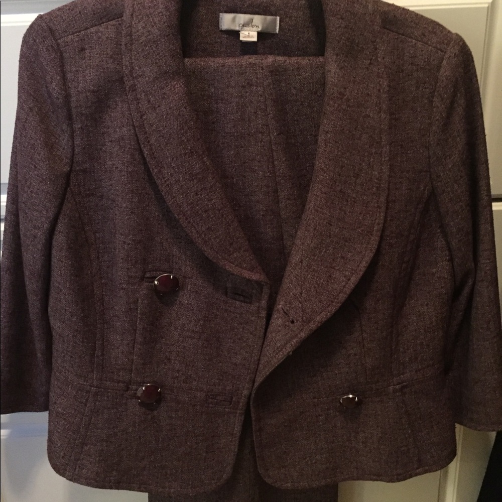 Ladies pant suit